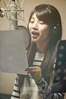 第一毛織のアーバンアウトドアブランド「Bean Pole Outdoor」の専属モデルを務めるMiss Aのスジが、そのCMソングを歌い話題となっている。
