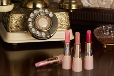 ポール＆ジョー、トンボやツバメ柄のキュートなリップ＆10周年のスペシャルキット限定発売