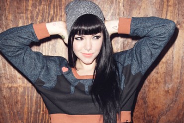 STUSSY WOMENと女性だけのクリエイティブ集団、LOVE+MADEがコラボアイテム発売