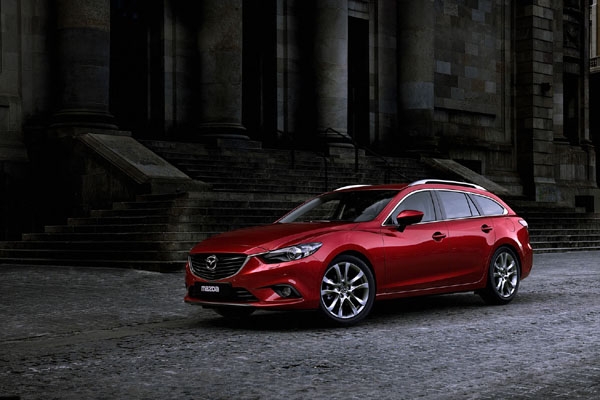 新型「Mazda6」ワゴン（欧州仕様車）（画像：マツダ）