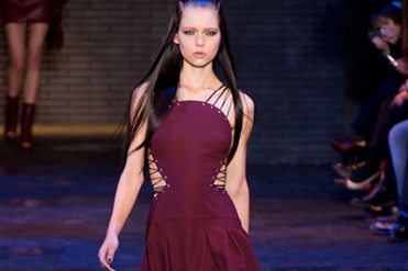 ヴェルサス、大阪三越伊勢丹にアイテムラインナップを一堂に集めた新店舗