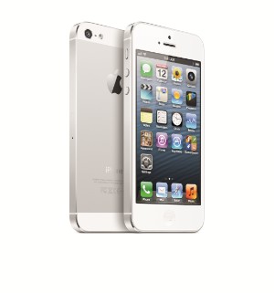 アップルの最新スマートフォン「iPhone 5」（写真提供：アップル）