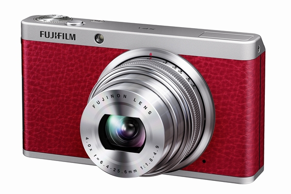 プレミアムコンパクトデジタルカメラ「FUJIFILM XF1」（画像：富士フイルム）