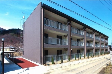 「NS スーパーフレーム工法」の採用事例　日鉄物流釜石が同社被災社員も入居するために整備した社宅（18戸）で採用（写真：新日鉄住金）