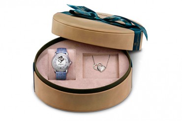 フレデリック・コンスタントよりハートがモチーフの時計、大丸東京店で限定発売