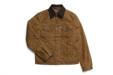 リーバイスとフィルソンがコラボ！着るほどに味わい深いオイル加工ジャケットは必見