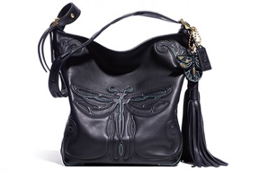 COACH×ANNA SUI ブランドアイコン「ダッフル」のコラボレーション・バッグを限定発売