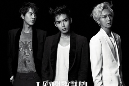 SUPER JUNIOR(スーパージュニア)K.R.Yが、男性ファッションマガジン『L’OFFICIEL Hommes』を通じて彼らの感性あふれる秋のグラビアを公開した。