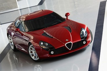 阪急メンズ東京でコスチューム ナショナル×ザガートによる、世界で1台のアルファロメオ展示