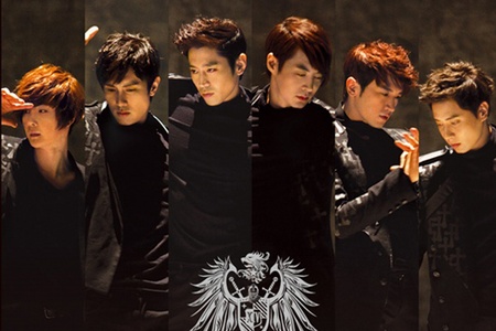 神話(SHINHWA)の14周年記念カムバックスペシャルDVDが、予約注文開始と同時に2万枚を突破した。写真=神話カンパニー