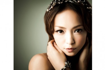 安室奈美恵×マウジーのコラボTシャツ発売