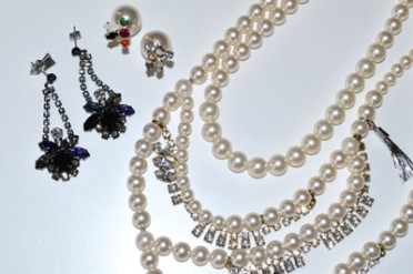 バーニーズ　ニューヨーク銀座店にジュエリーブランドMAYUのポップアップショップ