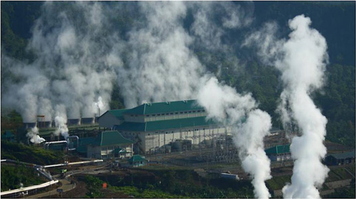 ウルブル地熱発電所（写真：住友商事）