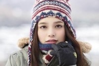 スノーボードウエアブランド「ARG」が岸本セシルとのコラボアイテムを発売