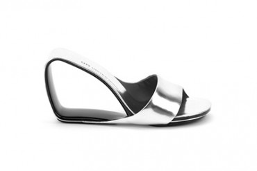 ユナイテッド ヌード、伊勢丹新宿に期間限定店 - 注目の10周年記念シューズも披露