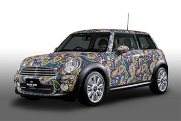 元オアシス リアムのプリティーグリーン×MINIのコラボカー震災チャリティオークション出品