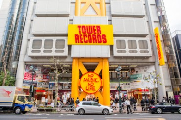 タワーレコード渋谷店がリニューアルオープン - 本を閲覧できるカフェやイベントスペースも新設