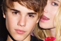 ジャスティン ビーバーがプロデュースした香水「サムデイ」が発売