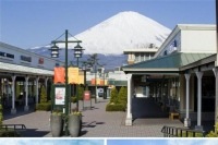 プレミアムアウトレットが「ライン」公式アカウントを開設 商業施設では初の試みへ