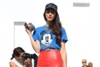 秋だからこそ!!上手にビビッドカラーを取り入れる方法