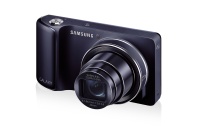 サムスン電子が発売したLTE対応カメラ「GALAXY Camera」。Android4.1を搭載しWi-FiやLTEを通じて撮影した写真をすぐに共有できるほか、スマートフォンのように様々なアプリを利用できる。