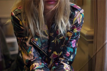 ムービーに登場する有名ハリウッド女優は誰？トップショップのクリスマスキャンペーン