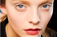 ランウェイから盗む!2012秋冬メイクトレンドpart1