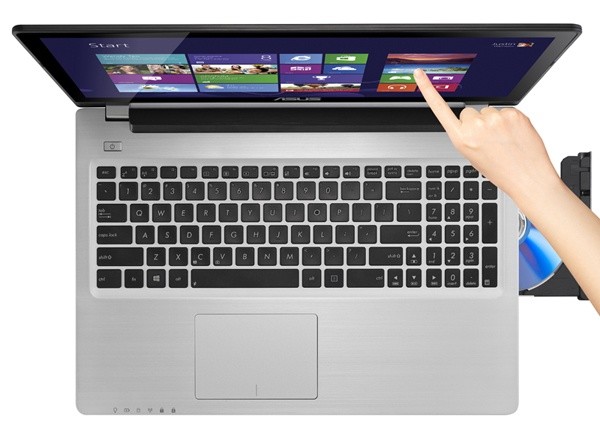 15.6型ワイドの大画面タッチスクリーンを搭載したUltrabook「ASUS VivoBook S550CM」