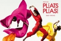 PLEATS PLEASE ISSEY MIYAKE20周年と新香水を発売に合わせ、ダンスパフォーマンスを開催