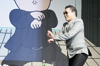韓国のネットユーザーは、「2012年に最も関心を集めた事件＆事故」に、歌手PSY（サイ）の「江南（カンナム）スタイル」の世界的ヒットを挙げた。
