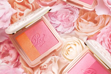 ポール＆ジョーのチークがリニューアル！幸福感あふれるカラーでほんのりツヤめくグラデーションチーク