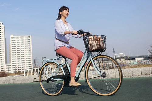 電動アシスト自転車「PAS Ami」（写真：ヤマハ発動機）