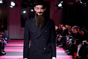 ヨウジヤマモトがメンズの新ライン「REGULATION」発表、パリコレクションで初披露