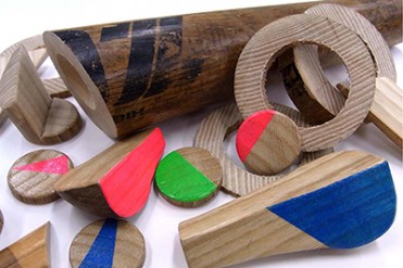 表参道のパスザバトンで、道着シューズやラケットバッグなどユニークなリメイク・アートを展示