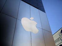 中国市場向け廉価版iPhoneを開発する計画を進めている報じられたアップル社