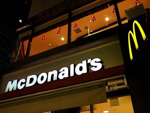デフレの勝ち組とされていたマクドナルドも、順調に拡大路線を展開してきたその勢いを失速させている。
