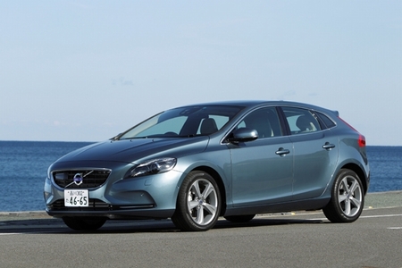 VOLVO V40（写真：ボルボ・カー・ジャパン）