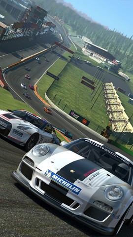 Electronic Artsはレーシングアプリ「Real Racing 3」をリリースしました。