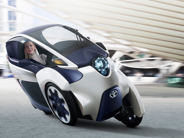 コンセプトカー「TOYOTA i-ROAD」（画像：トヨタ自動車）