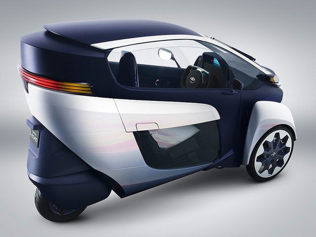 コンセプトカー「TOYOTA i-ROAD」（画像：トヨタ自動車）