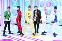 新曲『長い髪の彼女(Miss Right)』でカムバックしたTEENTOP(ティーントップ)が、歌だけでなく衣装でも話題を集めている。