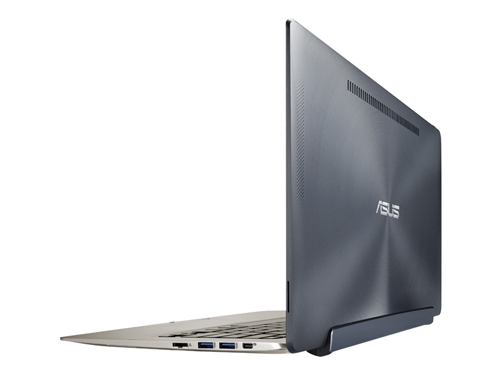 「ASUS TransBook TX300CA」（画像：ASUS）