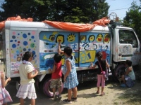 LUSHが被災支援で400万円を寄付