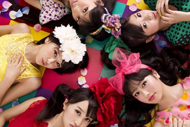表参道ヒルズで蜷川実花写真展「ラッキースター」～ももクロ・向井理らの甘美な肖像180点展示