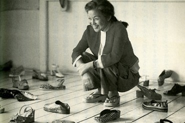 日本の女性靴にデザインの概念を持ち込んだ高田喜佐のシューズ展 - 神戸ファッション美術館で開催