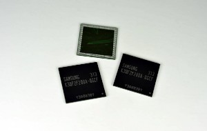 サムスン電子は4月から業界初の20ナノ級4GB LPDDR3モバイル DRAMの量産を開始した。写真＝サムスン電子