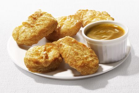 「チキンマックナゲット フルーツカレーソース」のイメージ（写真：日本マクドナルド）