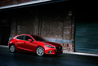 新型「Mazda3」5ドアハッチバック（北米仕様車）（画像：マツダ）