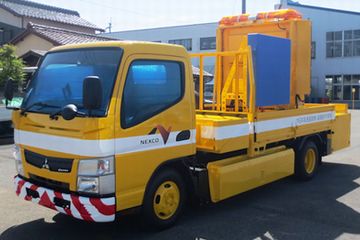 小型電気トラック「キャンター E-CELL」（写真：三菱ふそうトラック・バス）