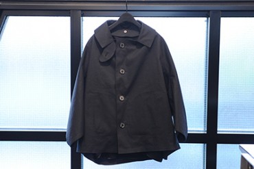 Y's×マッキントッシュ コラボでスタイリッシュなコートが登場
